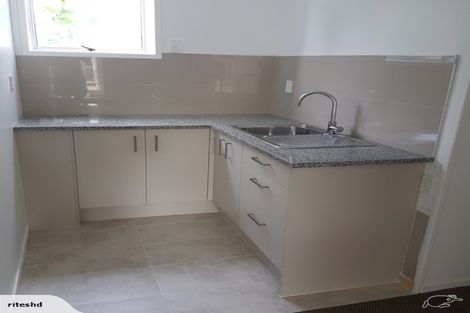 Photo of property in 42 Tamahere Drive, Glenfield, Auckland, 0629