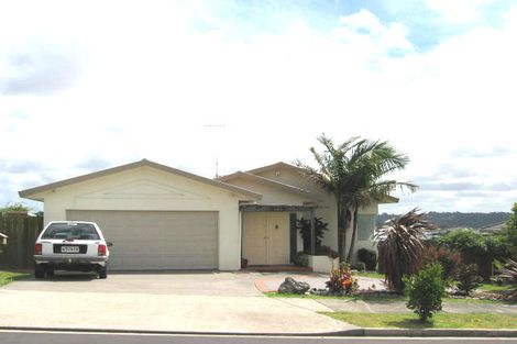 Photo of property in 6 Mannikin Place, Unsworth Heights, Auckland, 0632