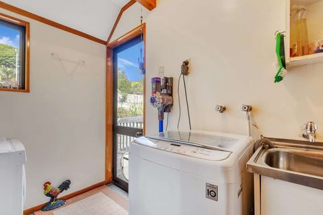 Photo of property in 18 Bay View Road, Cable Bay, 0420