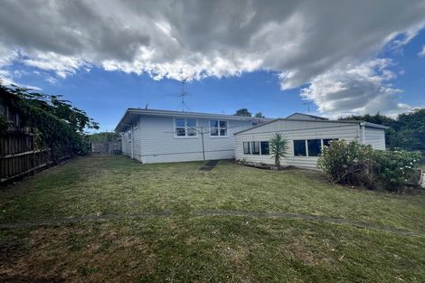 Photo of property in 1/6 Sunhaven Avenue, Glenfield, Auckland, 0629
