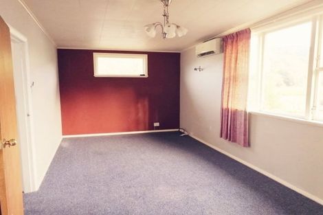 Photo of property in 40 Parenga Street, Wainuiomata, Lower Hutt, 5014