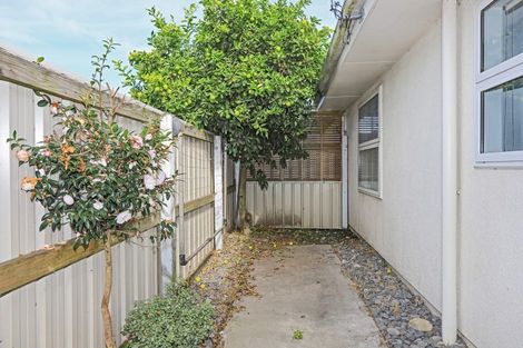 Photo of property in 2/69 Meeanee Road, Taradale, Napier, 4112