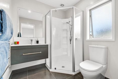 Photo of property in 5 Raymond Grace Avenue, Huapai, Kumeu, 0810