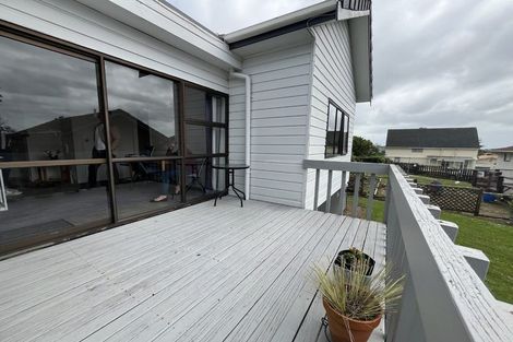 Photo of property in 2/7 Courant Place, Clover Park, Auckland, 2019