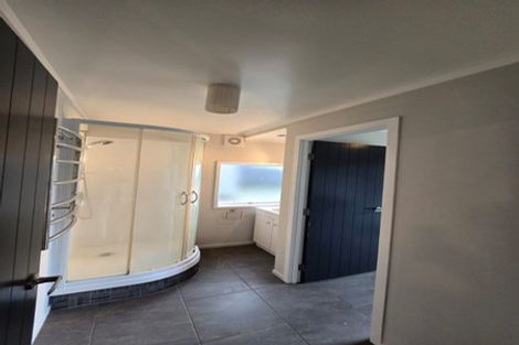Photo of property in 18 Long Street, Torbay, Auckland, 0630