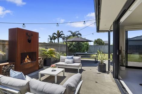 Photo of property in 16 Desmond Place, Bell Block, New Plymouth, 4312