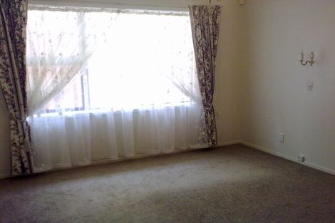 Photo of property in 3 Tanera Crescent, Brooklyn, Wellington, 6021