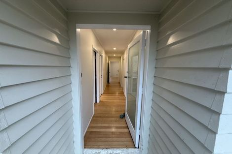 Photo of property in 1 Adriatic Avenue, Henderson, Auckland, 0612
