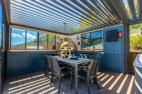 Photo of property in 76 Omapere Street, Whitby, Porirua, 5024