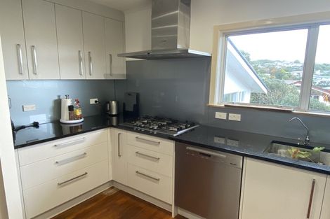 Photo of property in 12 Kinapori Terrace, Newlands, Wellington, 6037