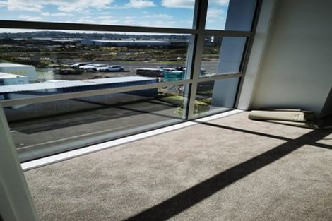 Photo of property in 1 Folkes Lane, New Lynn, Auckland, 0600