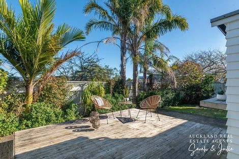 Photo of property in 422a Old Te Atatu Road, Te Atatu Peninsula, Auckland, 0610