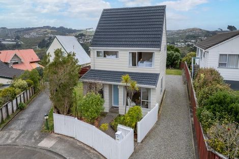 Photo of property in 8a Alister Way, Churton Park, Wellington, 6037