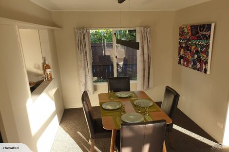 Photo of property in 20 De Val Drive, Titirangi, Auckland, 0604