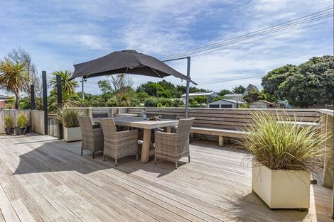 Photo of property in 118 Rua Avenue, Waitarere Beach, Levin, 5510