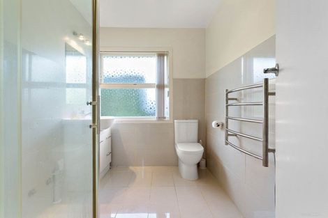 Photo of property in 1/58 Pupuke Road, Hillcrest, Auckland, 0627