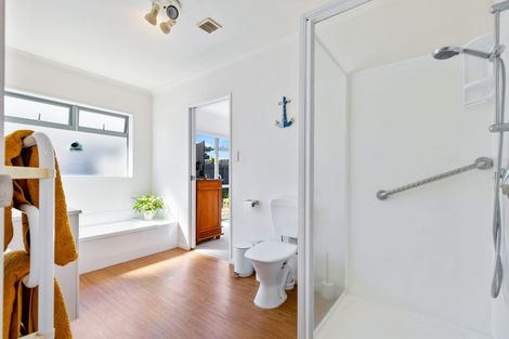 Photo of property in 19 Francis Skinner Place, Orewa, 0931