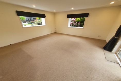 Photo of property in 28 Derenzy Place, Avonhead, Christchurch, 8042