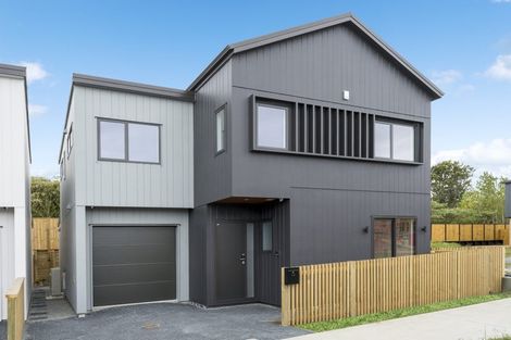 Photo of property in 33 Taipahitini Road, Rosehill, 2113