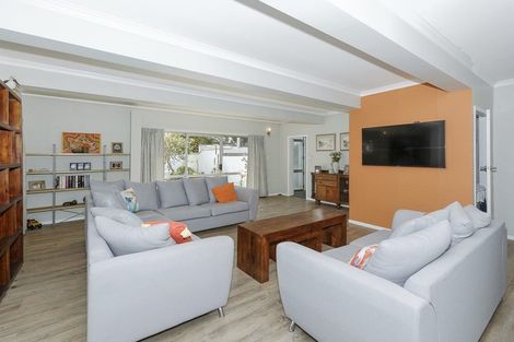 Photo of property in 27 Lowtherhurst Road, Massey, Auckland, 0614