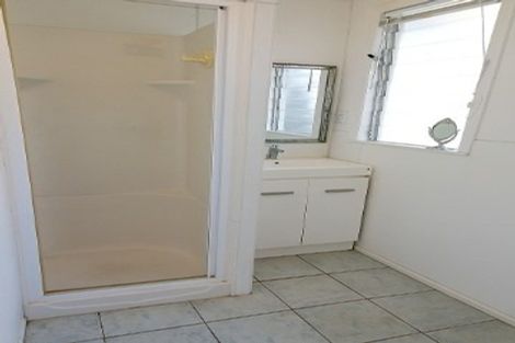 Photo of property in 1/4 Sydney Street, Hauraki, Auckland, 0622