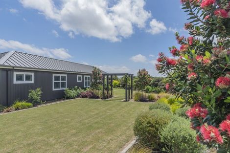 Photo of property in 90 Bushlake Way, Kingseat, Papakura, 2580