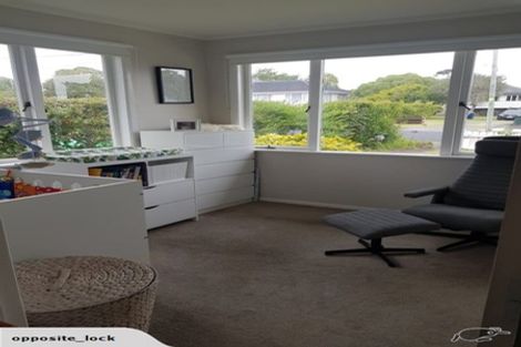 Photo of property in 37 Gilliam Street, New Lynn, Auckland, 0600