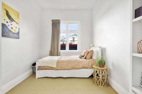 Photo of property in 72 Eden Street, Island Bay, Wellington, 6023