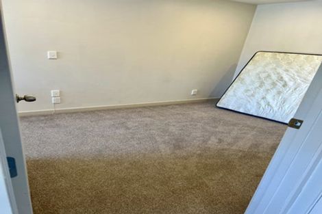 Photo of property in 19 Castleford Street, Green Bay, Auckland, 0604
