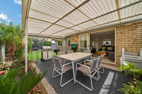 Photo of property in 12 Avonglen Court, Wattle Downs, Auckland, 2103