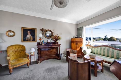 Photo of property in 32 Queens Road, Glen Avon, New Plymouth, 4312