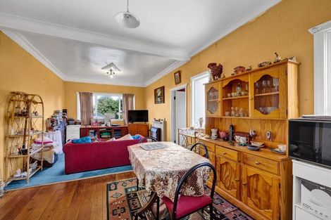 Photo of property in 5 Turuturu Road, Hawera, 4610