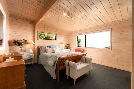 Photo of property in 8 Ngarimu Heights Row, Ngarimu Bay, Thames, 3575