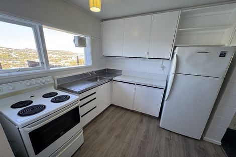 Photo of property in 14a Waiwera Crescent, Maupuia, Wellington, 6022