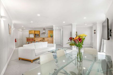 Photo of property in 1 Queen Street, New Plymouth, 4310