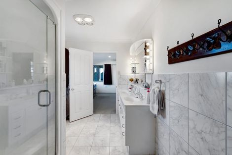 Photo of property in 3 Karina Road, Merrilands, New Plymouth, 4312