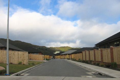 Photo of property in 28 Moana Grove, Waiwhetu, Lower Hutt, 5010