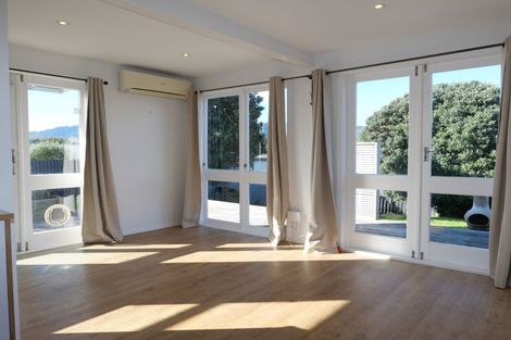 Photo of property in 29 Titoki Road, Waikanae Beach, Waikanae, 5036