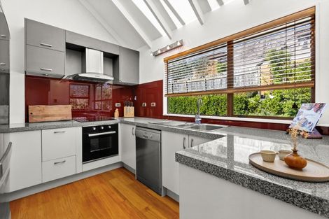 Photo of property in 2/3 Lighthouse Road, Bluff Hill, Napier, 4110