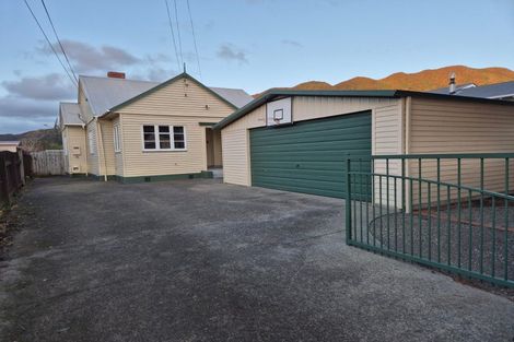 Photo of property in 56 Bell Road, Waiwhetu, Lower Hutt, 5010