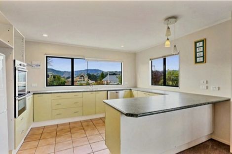 Photo of property in 8 Trig Hill Terrace, Waikanae Beach, Waikanae, 5036