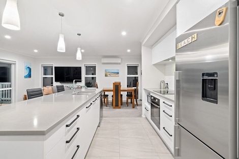 Photo of property in 856a Papamoa Beach Road, Papamoa Beach, Papamoa, 3118