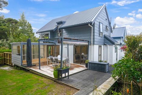 Photo of property in 2/5 Eugen Place, Bayview, Auckland, 0629