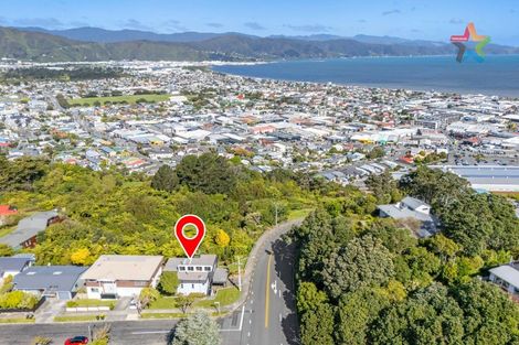 Photo of property in 2 Stanhope Grove, Korokoro, Lower Hutt, 5012