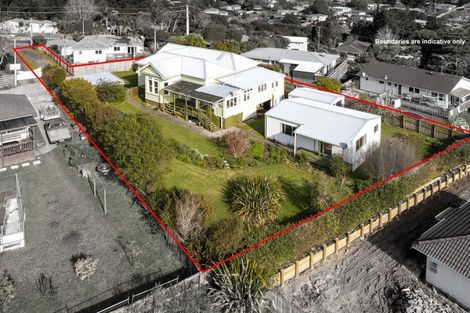 Photo of property in 120 Eskdale Road, Birkdale, Auckland, 0626