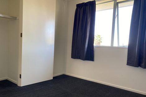 Photo of property in 10 Cloghan Close, Massey, Auckland, 0614