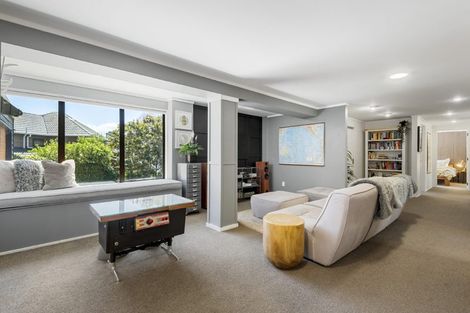 Photo of property in 8 Poaka Place, Beach Haven, Auckland, 0626