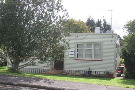 Photo of property in 2/20a Eastglen Road, Glen Eden, Auckland, 0602