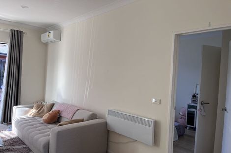 Photo of property in 12 Te Awa Place, Red Beach, 0932