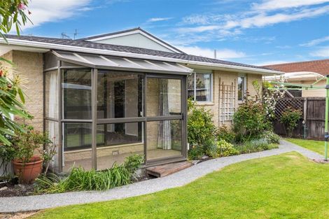 Photo of property in 35 Oldwood Street, Bishopdale, Christchurch, 8053